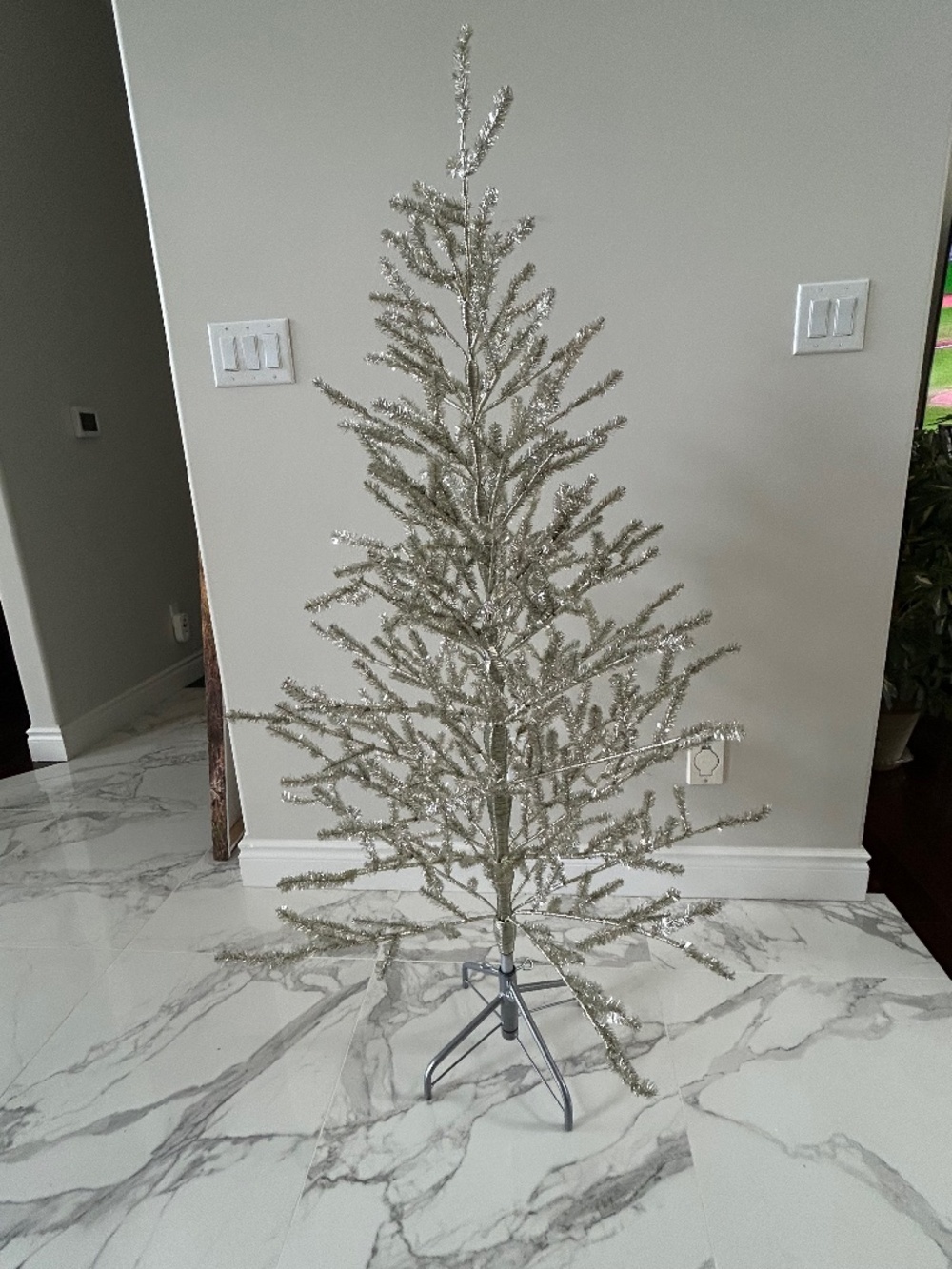 Lovely Tinsel Tree - 5 Foot